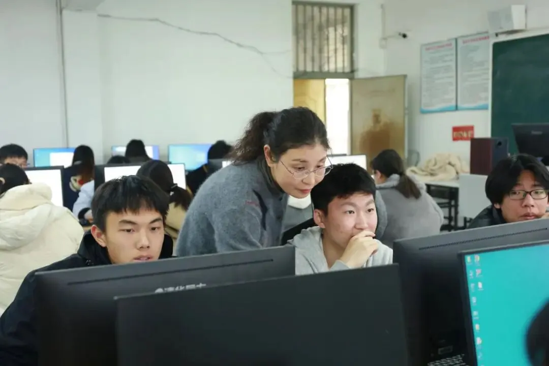 聚焦痛点寻良策,精研真题启新思——记台州市高中信息科技选考复习研讨活动-第19张图片-四季读书网