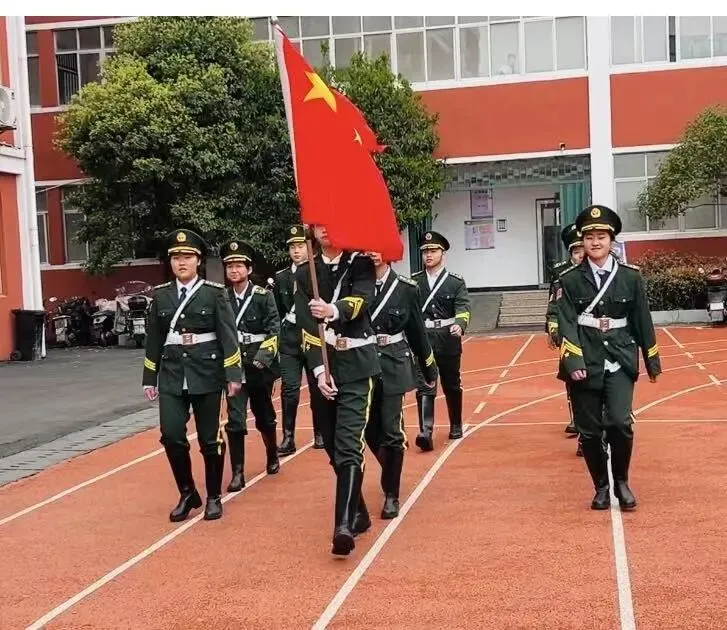 砺剑八一・决胜中考—— 南昌县八一中学2026届中考誓师大会圆满落幕 第5张