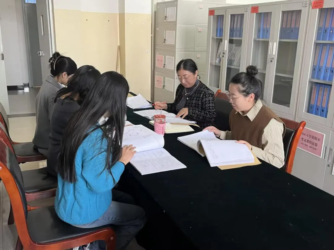 化工学院开展试卷专项检查工作——严把教学质量关 第5张 化工学院开展试卷专项检查工作——严把教学质量关 第5张