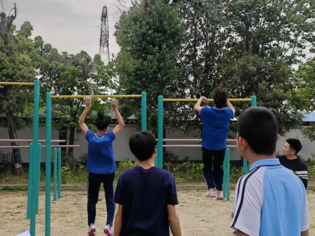 【兴中·体育】以模考砺锋芒,以匠心助远航——兴坪镇初级中学举行2026年体育中考测试 第15张 【兴中·体育】以模考砺锋芒,以匠心助远航——兴坪镇初级中学举行2026年体育中考测试 第15张