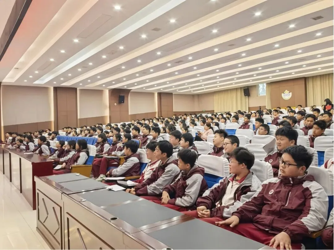 玩索有得,赢在中考——我校黄坚理事长在徐州市镜泊路学校初三学法指导讲座暖心开讲-第2张图片-四季读书网