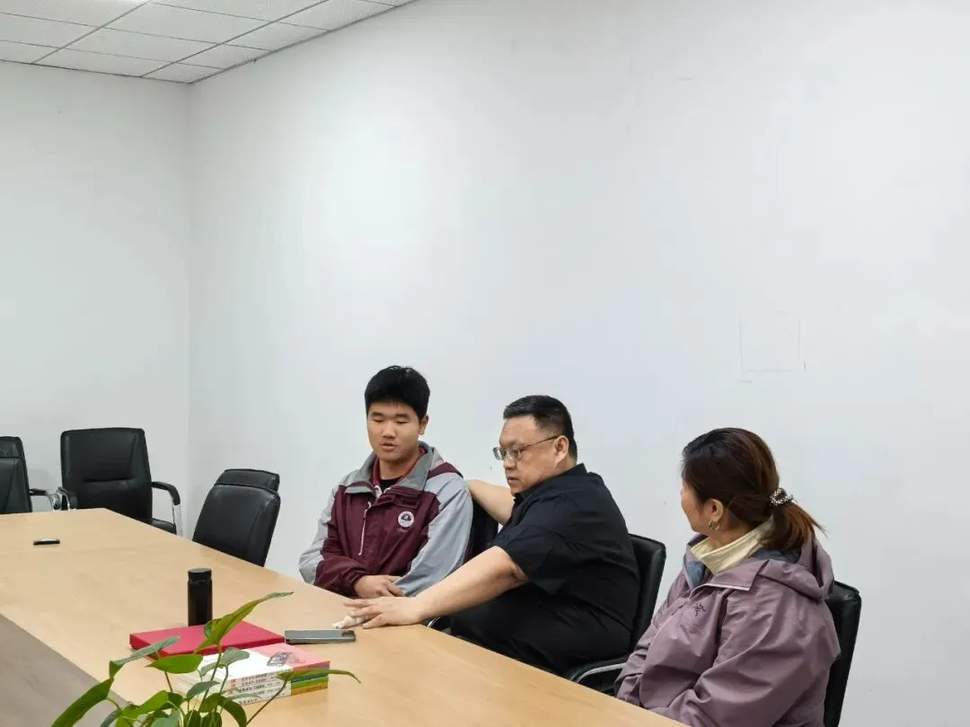 玩索有得,赢在中考——我校黄坚理事长在徐州市镜泊路学校初三学法指导讲座暖心开讲-第12张图片-四季读书网