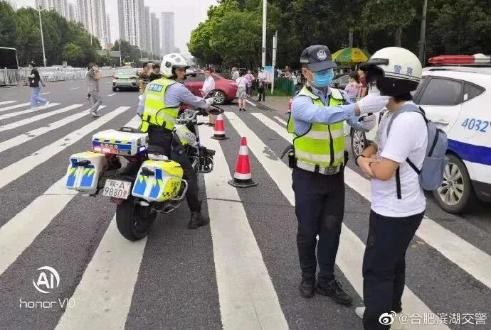 中考进行时~安徽交警持续护航-第8张图片-四季读书网