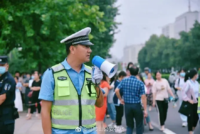 中考进行时~安徽交警持续护航-第25张图片-四季读书网