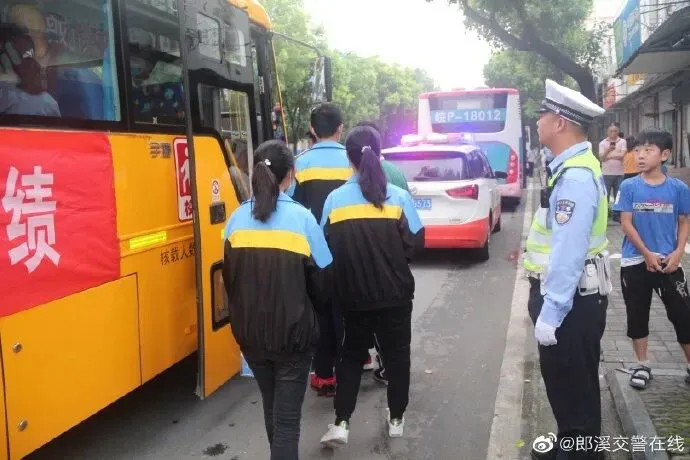 中考进行时~安徽交警持续护航-第35张图片-四季读书网