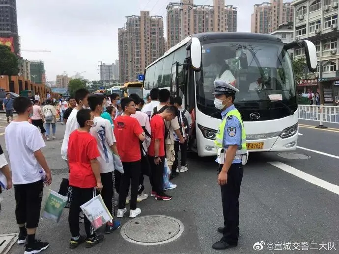 中考进行时~安徽交警持续护航-第36张图片-四季读书网
