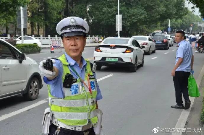 中考进行时~安徽交警持续护航-第37张图片-四季读书网