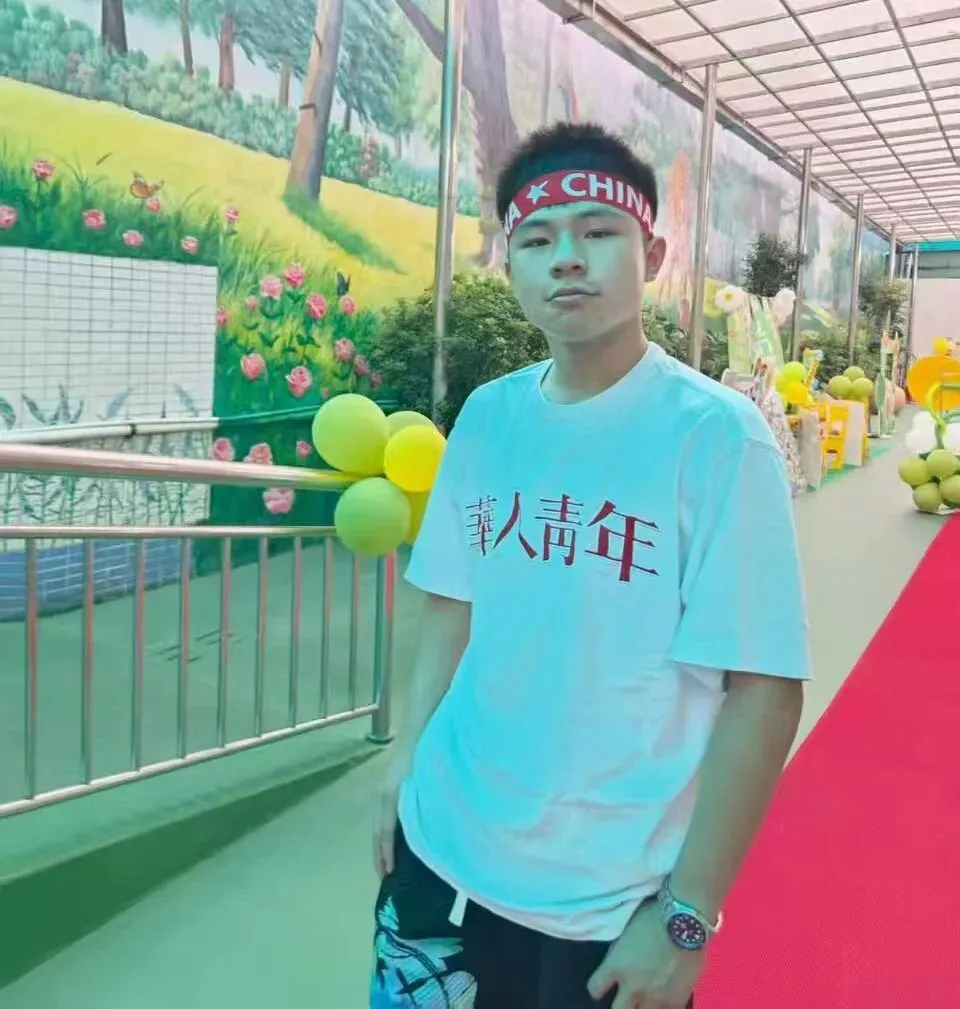 蝶变中考|那个被手机“偷走”的少年,后来怎样了?-第25张图片-四季读书网 蝶变中考|那个被手机“偷走”的少年,后来怎样了?-第25张图片-四季读书网