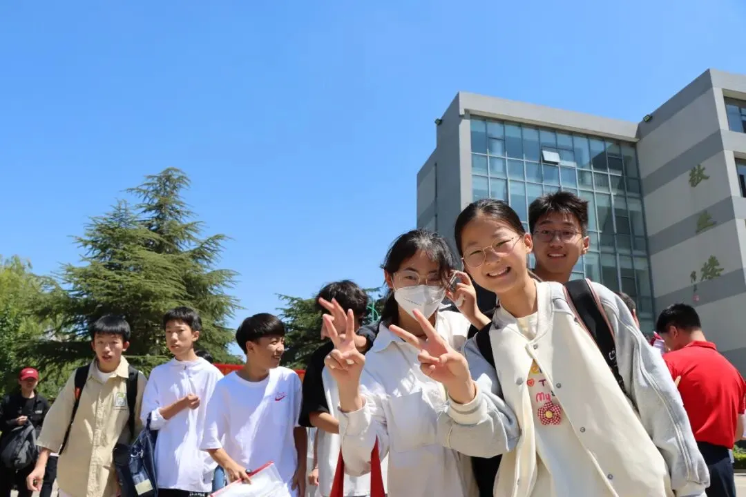 【2024中考】青衿致远 沐光而行-第120张图片-四季读书网