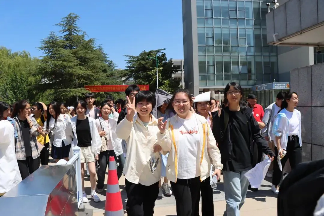 【2024中考】青衿致远 沐光而行-第125张图片-四季读书网