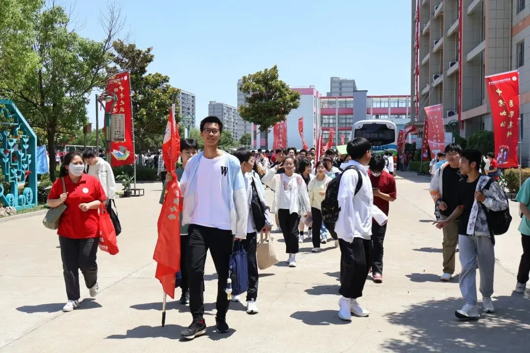 【2024中考】青衿致远 沐光而行-第156张图片-四季读书网