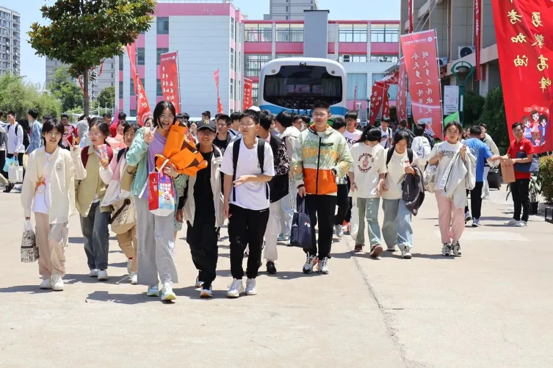 【2024中考】青衿致远 沐光而行-第162张图片-四季读书网