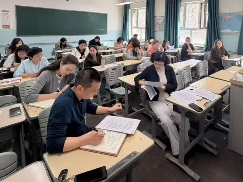 策马扬鞭正当时 师者同行赴中考 ——乌鲁木齐市五中学九年级一模质量分析暨表彰大会纪实-第17张图片-四季读书网