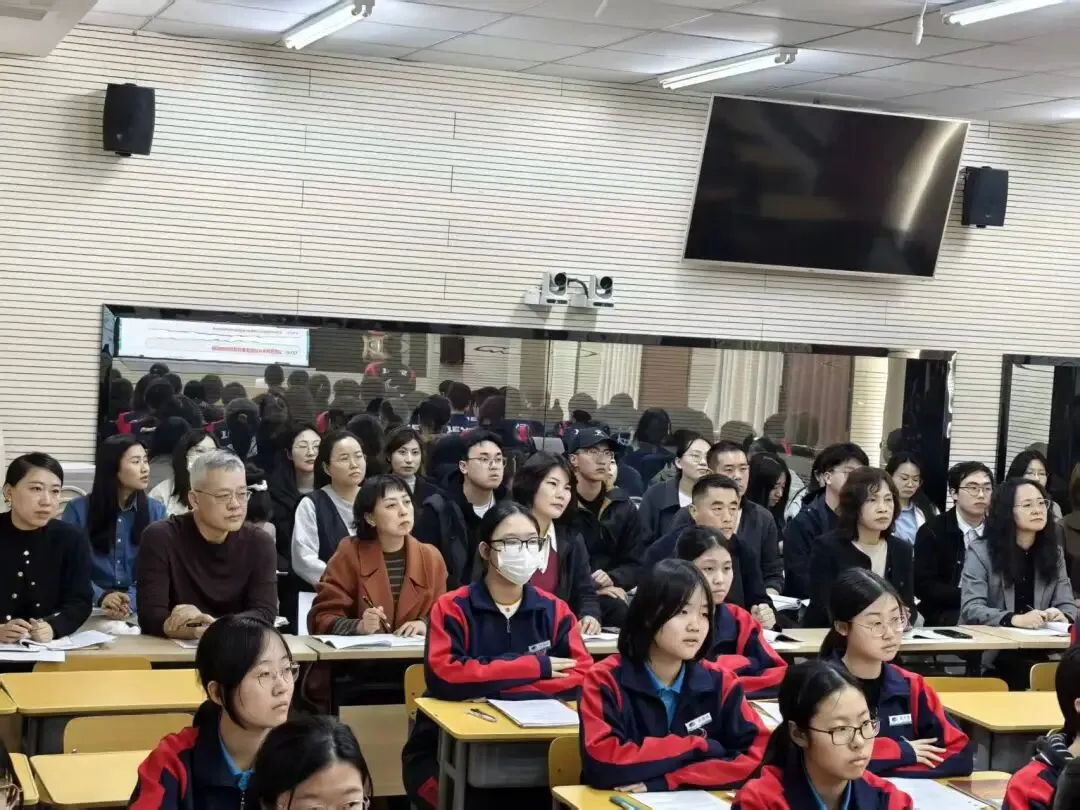 【31视角·教研】试卷讲评培新秀,AI赋能促提升——我校举办2025—2026学年度新教师及青年教师汇报课活动-第8张图片-四季读书网