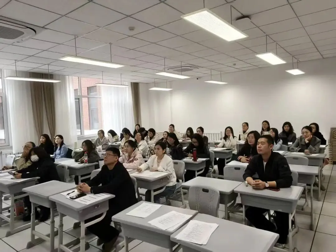 【31视角·教研】试卷讲评培新秀,AI赋能促提升——我校举办2025—2026学年度新教师及青年教师汇报课活动-第11张图片-四季读书网