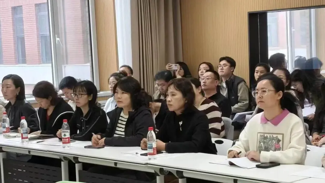 【31视角·教研】试卷讲评培新秀,AI赋能促提升——我校举办2025—2026学年度新教师及青年教师汇报课活动-第12张图片-四季读书网