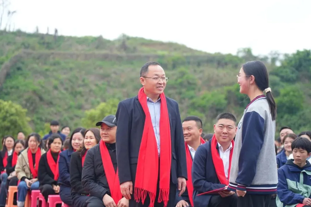 鏖战中考,誓铸辉煌 | 仁怀市第九中学2026届学生中考动员大会圆满举行-第25张图片-四季读书网 鏖战中考,誓铸辉煌 | 仁怀市第九中学2026届学生中考动员大会圆满举行-第25张图片-四季读书网