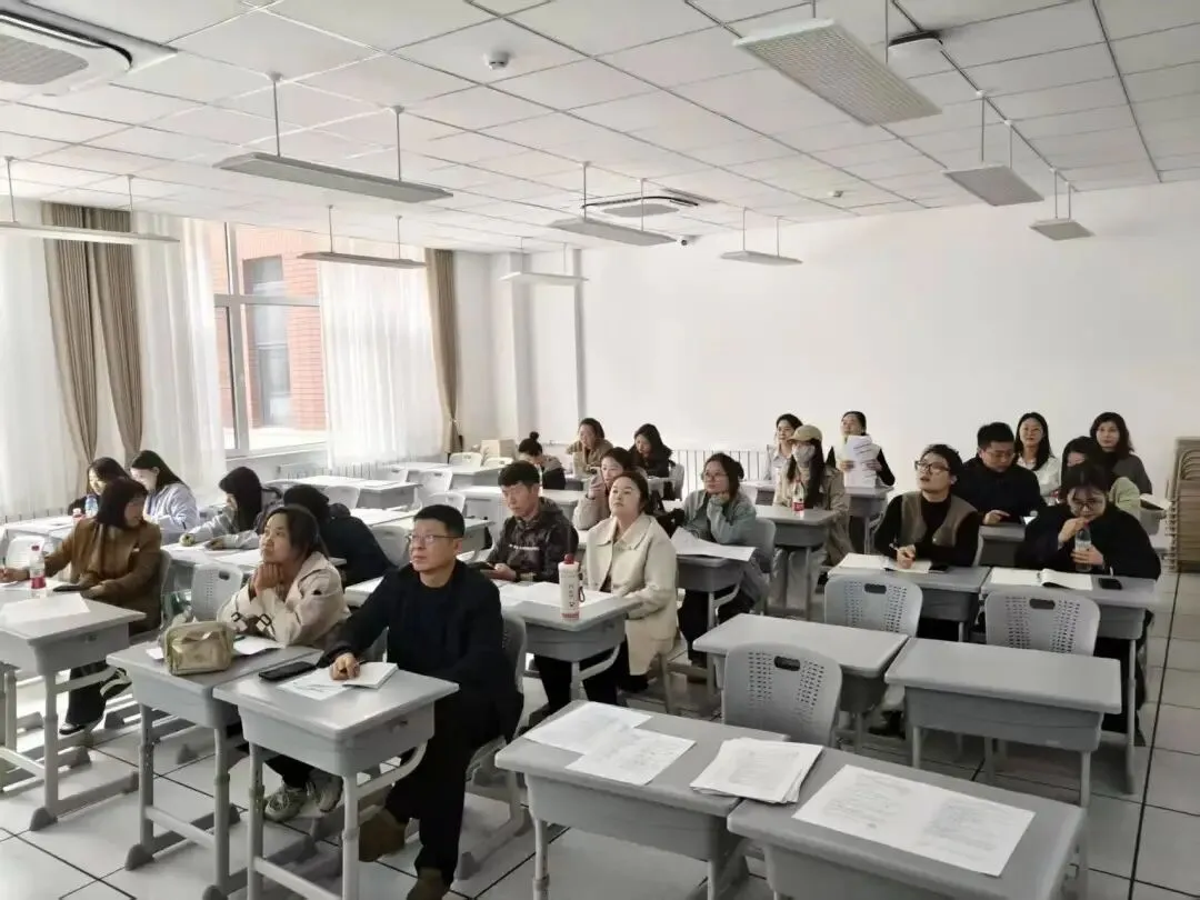 【31视角·教研】试卷讲评培新秀,AI赋能促提升——我校举办2025—2026学年度新教师及青年教师汇报课活动-第26张图片-四季读书网