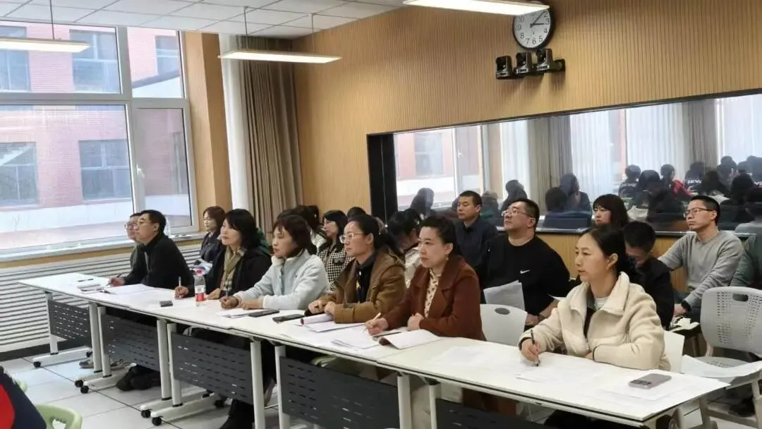 【31视角·教研】试卷讲评培新秀,AI赋能促提升——我校举办2025—2026学年度新教师及青年教师汇报课活动-第42张图片-四季读书网