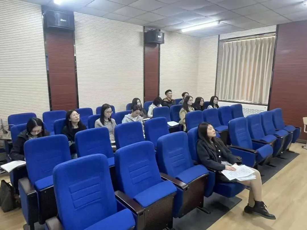 【31视角·教研】试卷讲评培新秀,AI赋能促提升——我校举办2025—2026学年度新教师及青年教师汇报课活动-第56张图片-四季读书网