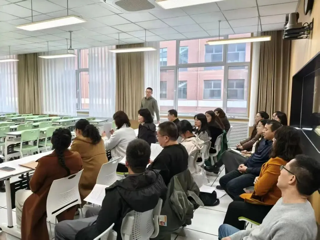【31视角·教研】试卷讲评培新秀,AI赋能促提升——我校举办2025—2026学年度新教师及青年教师汇报课活动-第94张图片-四季读书网