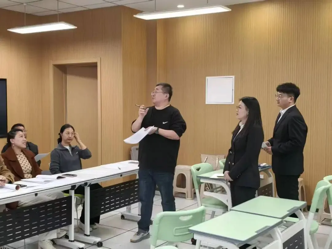 【31视角·教研】试卷讲评培新秀,AI赋能促提升——我校举办2025—2026学年度新教师及青年教师汇报课活动-第95张图片-四季读书网