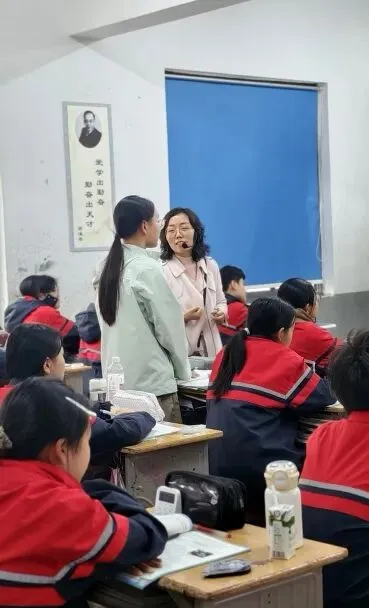 【大美实中】九大学科同课异构,共研中考备考策略|市实验初中教联体2026年春季备考研讨会圆满举行-第6张图片-四季读书网