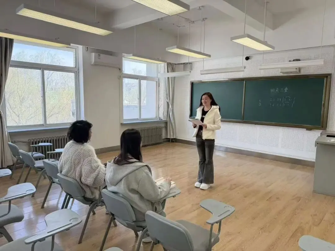【31视角·教研】试卷讲评培新秀,AI赋能促提升——我校举办2025—2026学年度新教师及青年教师汇报课活动-第110张图片-四季读书网