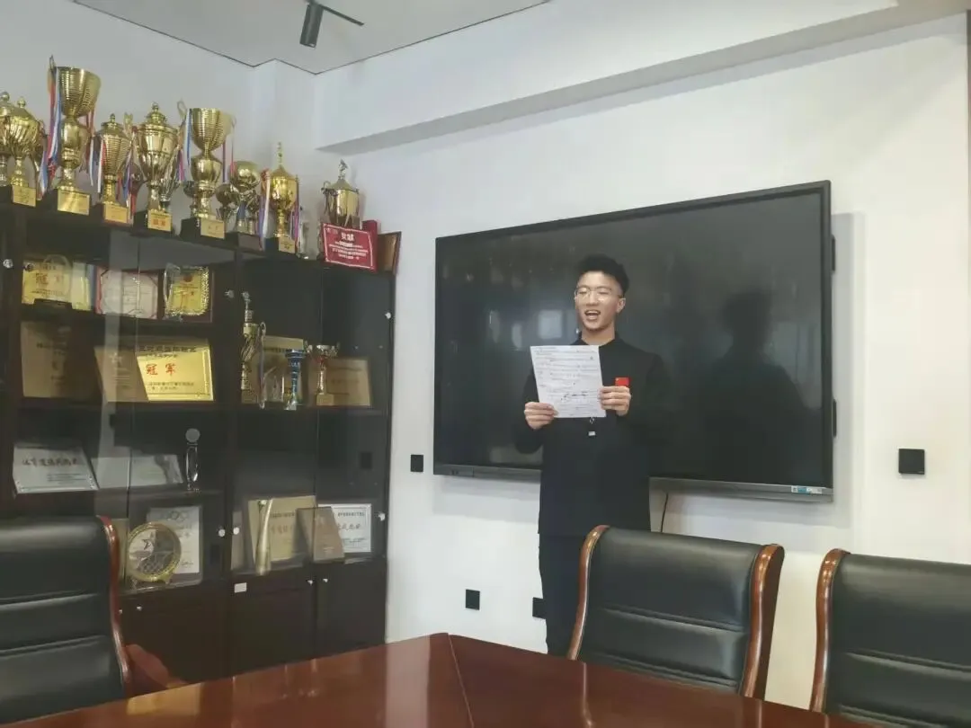 【31视角·教研】试卷讲评培新秀,AI赋能促提升——我校举办2025—2026学年度新教师及青年教师汇报课活动-第112张图片-四季读书网