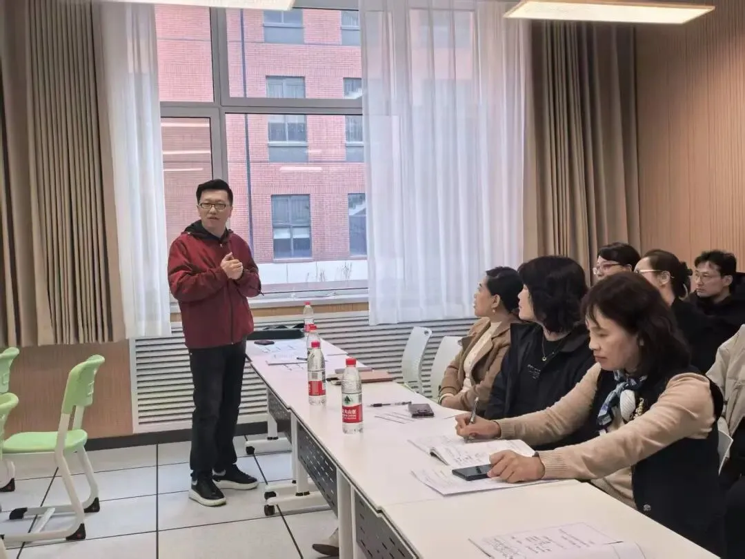 【31视角·教研】试卷讲评培新秀,AI赋能促提升——我校举办2025—2026学年度新教师及青年教师汇报课活动-第114张图片-四季读书网