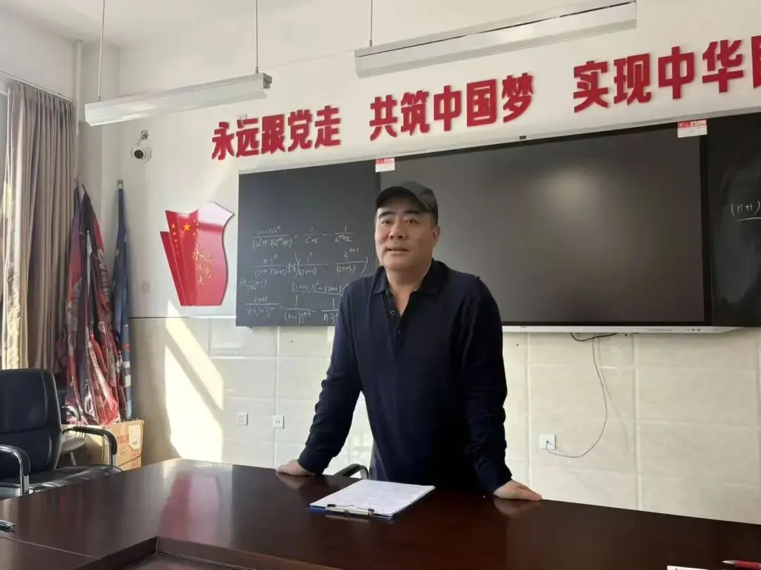 【31视角·教研】试卷讲评培新秀,AI赋能促提升——我校举办2025—2026学年度新教师及青年教师汇报课活动-第119张图片-四季读书网