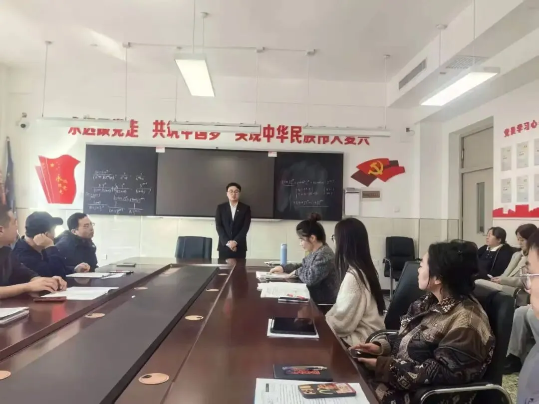 【31视角·教研】试卷讲评培新秀,AI赋能促提升——我校举办2025—2026学年度新教师及青年教师汇报课活动-第121张图片-四季读书网