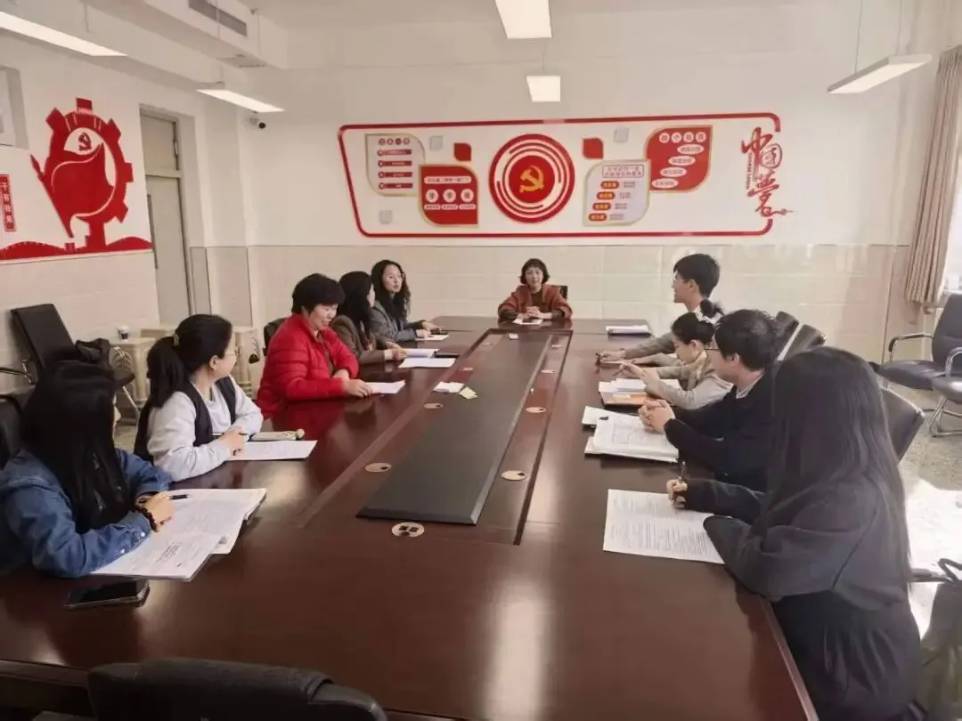 【31视角·教研】试卷讲评培新秀,AI赋能促提升——我校举办2025—2026学年度新教师及青年教师汇报课活动-第130张图片-四季读书网