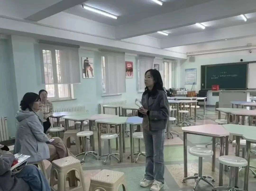 【31视角·教研】试卷讲评培新秀,AI赋能促提升——我校举办2025—2026学年度新教师及青年教师汇报课活动-第138张图片-四季读书网