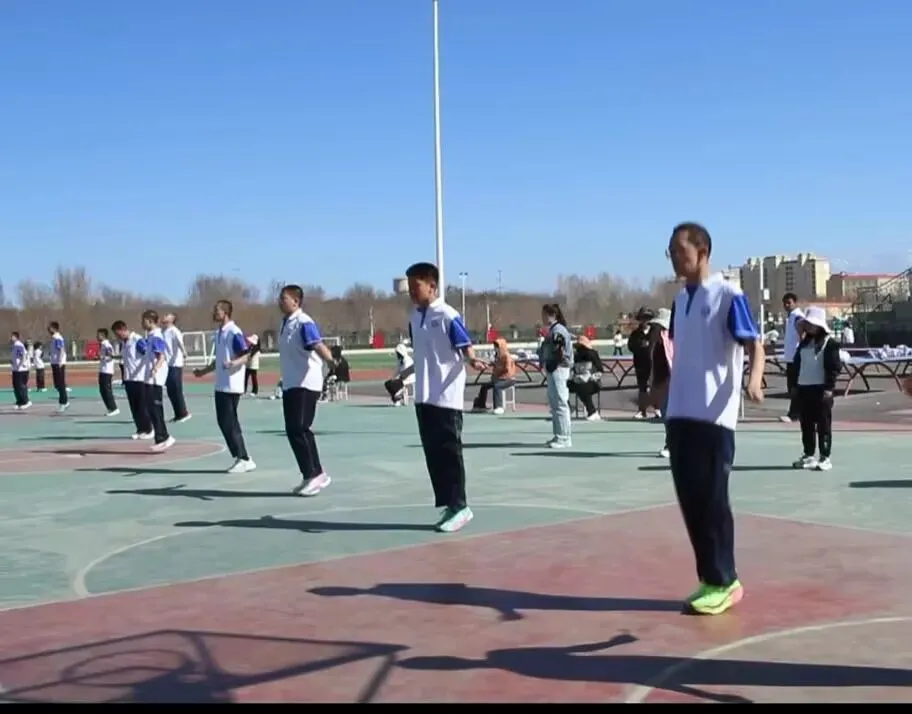 【诚勤润德】砺体强基逐锋芒 凝心聚力战中考——阜康市第一中学九年级体育二模测试圆满收官-第4张图片-四季读书网