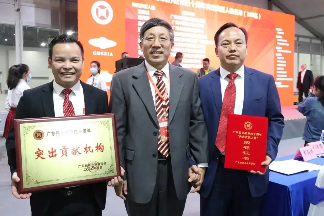 百日磨剑战中考 青春逐梦铸辉煌——集团旗下东方河宕学校2026届百日誓师大会隆重举行 第46张 百日磨剑战中考 青春逐梦铸辉煌——集团旗下东方河宕学校2026届百日誓师大会隆重举行 第46张