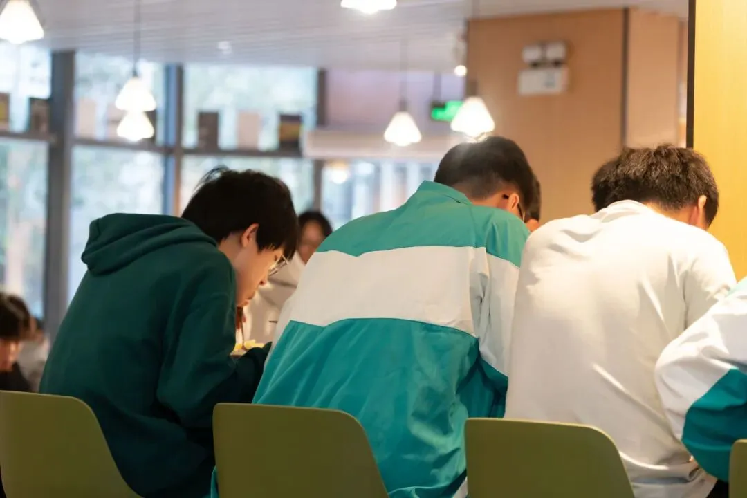 探索中考全日制校园的声音世界,你准备好了么-第19张图片-四季读书网