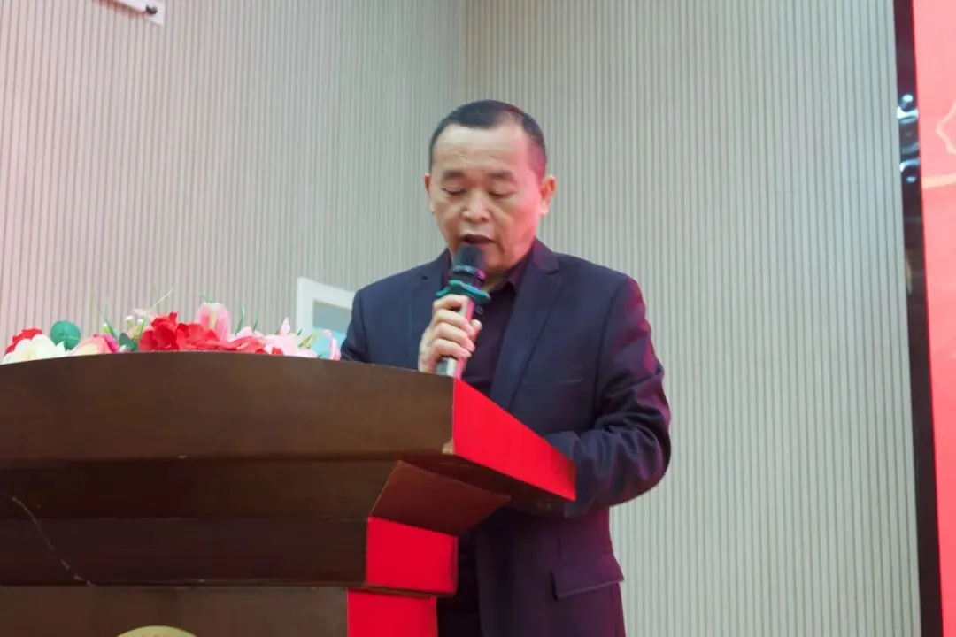 百日砺剑,逐梦中考 | 全南燕园实验中学举行2026届中考百日冲刺誓师大会-第7张图片-四季读书网