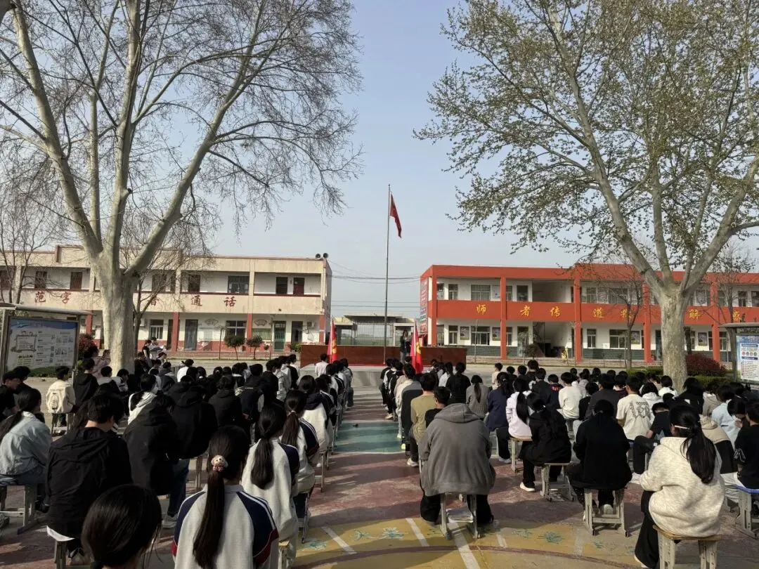 新安中学2026年中考誓师大会-第19张图片-四季读书网