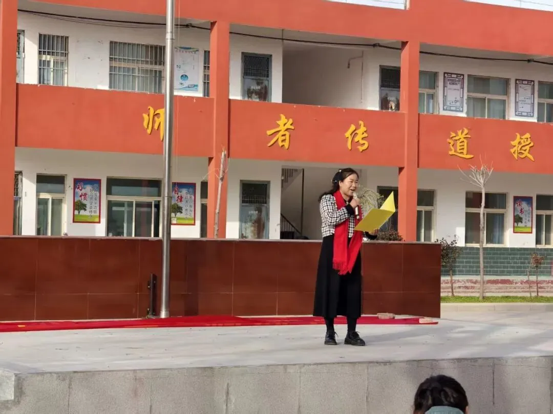 新安中学2026年中考誓师大会-第30张图片-四季读书网