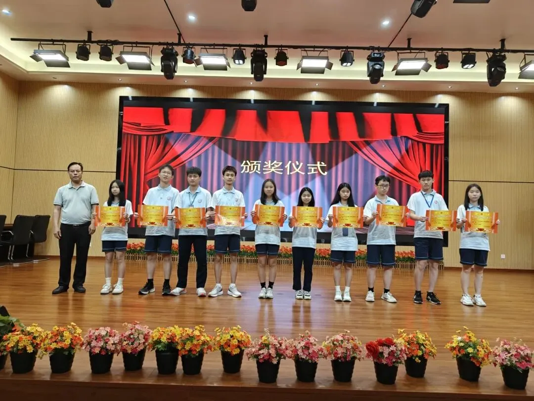 这一战,中考——阳春市德恒实验学校九年级中考动员大会暨颁奖典礼 第8张 这一战,中考——阳春市德恒实验学校九年级中考动员大会暨颁奖典礼 第8张