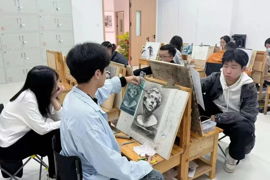 【美术中考首选】中考逆袭重点高中捷径,纵横美术100%过线,福州家长首选! 第17张 【美术中考首选】中考逆袭重点高中捷径,纵横美术100%过线,福州家长首选! 第17张