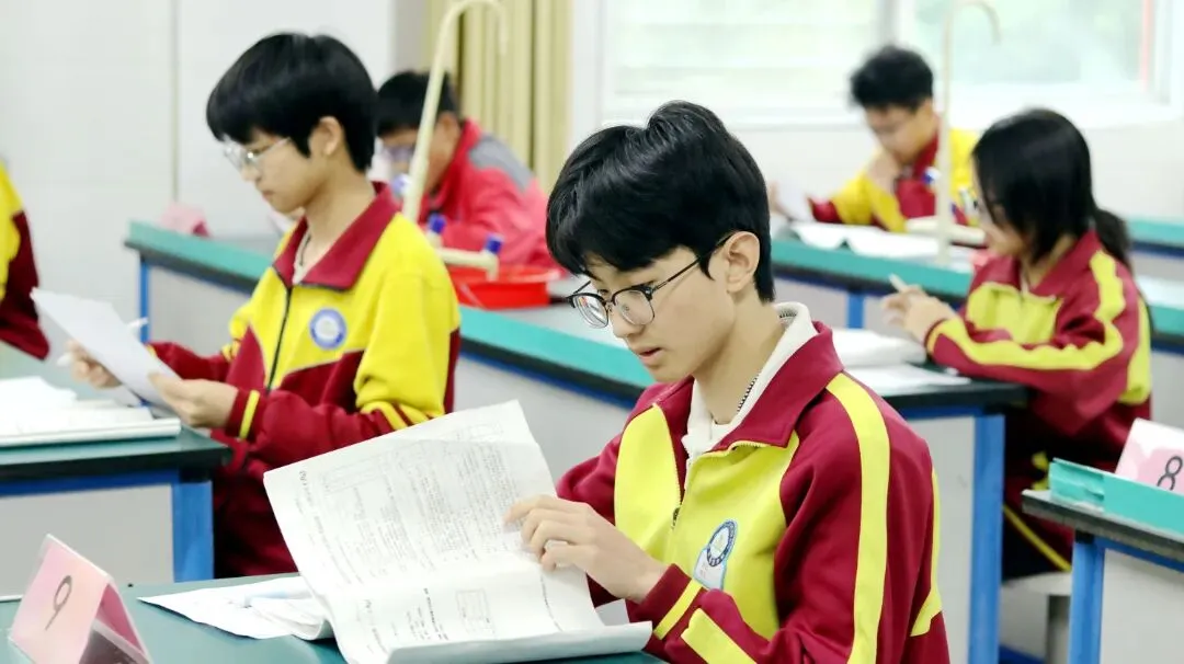 夯实实操功底全力备战中考——内乡菊潭学校有序开展理化生实验考前演练 第6张 夯实实操功底全力备战中考——内乡菊潭学校有序开展理化生实验考前演练 第6张