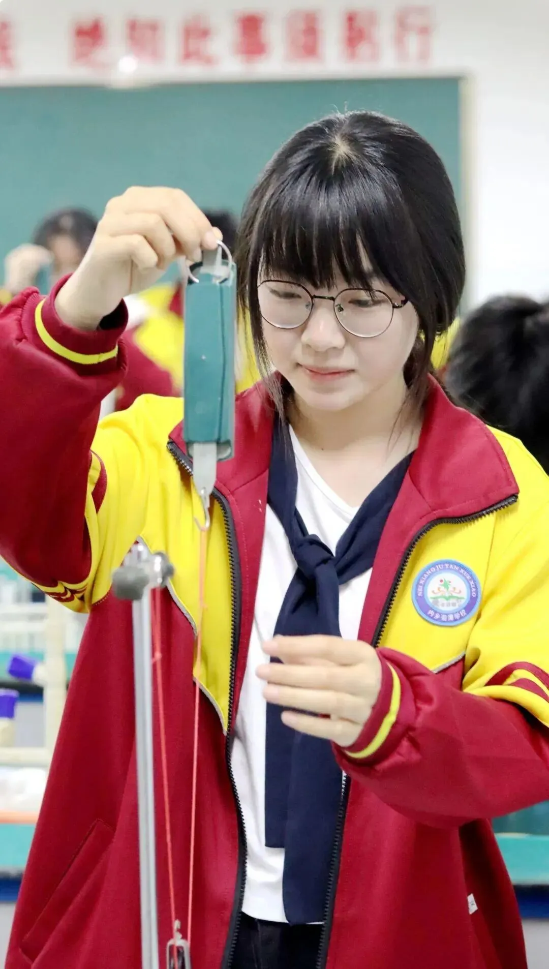 夯实实操功底全力备战中考——内乡菊潭学校有序开展理化生实验考前演练 第8张 夯实实操功底全力备战中考——内乡菊潭学校有序开展理化生实验考前演练 第8张
