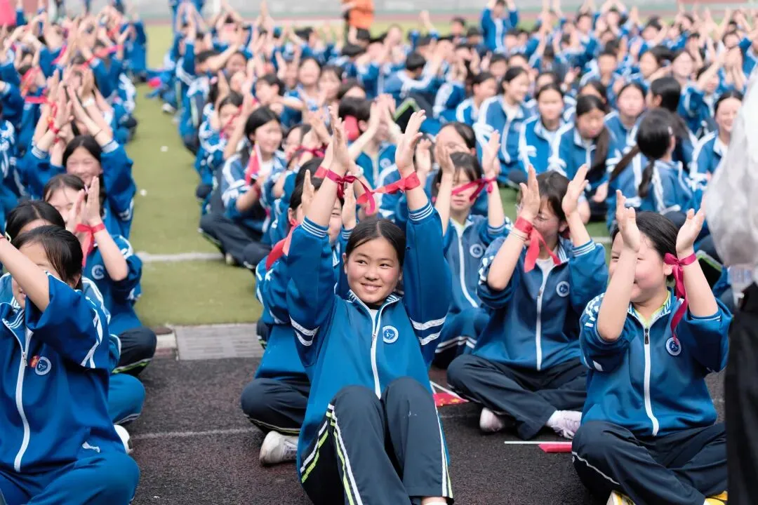 策马扬鞭战中考 金榜题名铸辉煌—— 六枝特区第九中学 教育集团2026 届冲刺誓师大会圆满举行-第6张图片-四季读书网