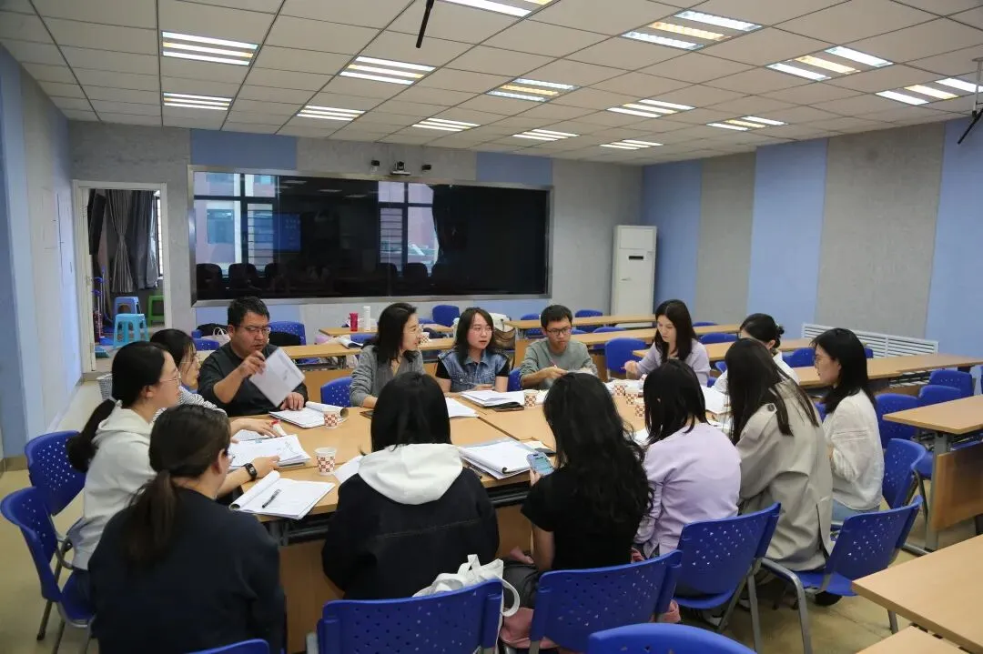 聚焦中考,共研策略:跨校联合备考研讨——呼和浩特市第十九中学与包头市第三十五中学开展教学研讨交流活动 第45张
