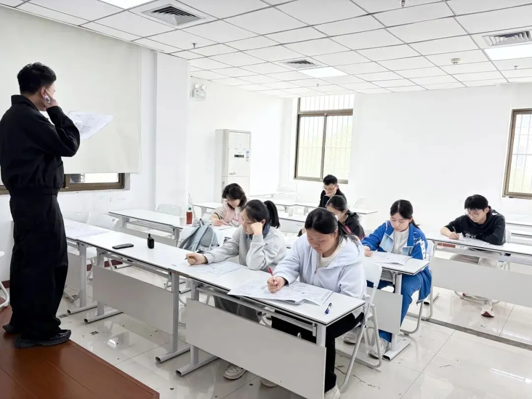 2026中考突围,碎片化时间怎么用?看这份攻略就够. 第1张 2026中考突围,碎片化时间怎么用?看这份攻略就够. 第1张