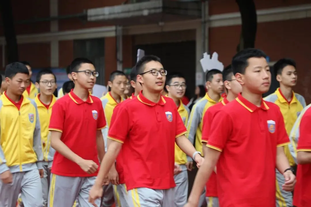 泸二外举行2026届中考倒计时60天誓师大会 第17张