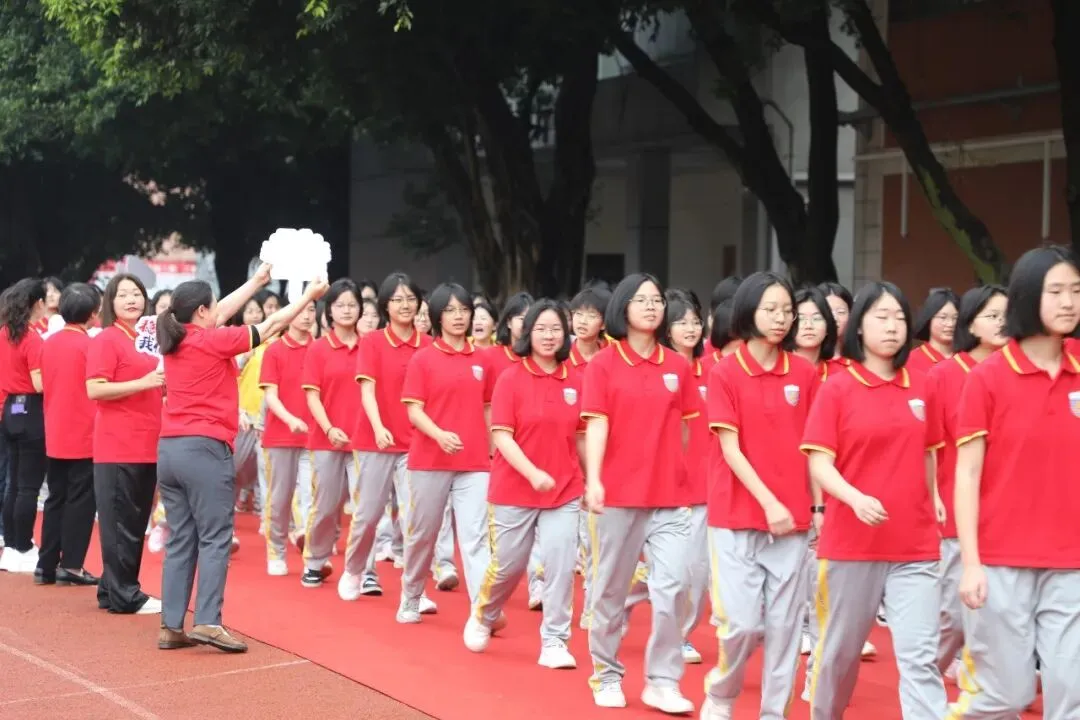泸二外举行2026届中考倒计时60天誓师大会 第18张