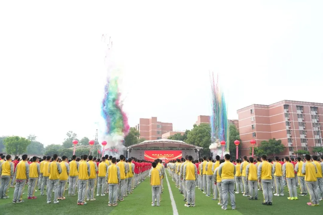 泸二外举行2026届中考倒计时60天誓师大会 第23张